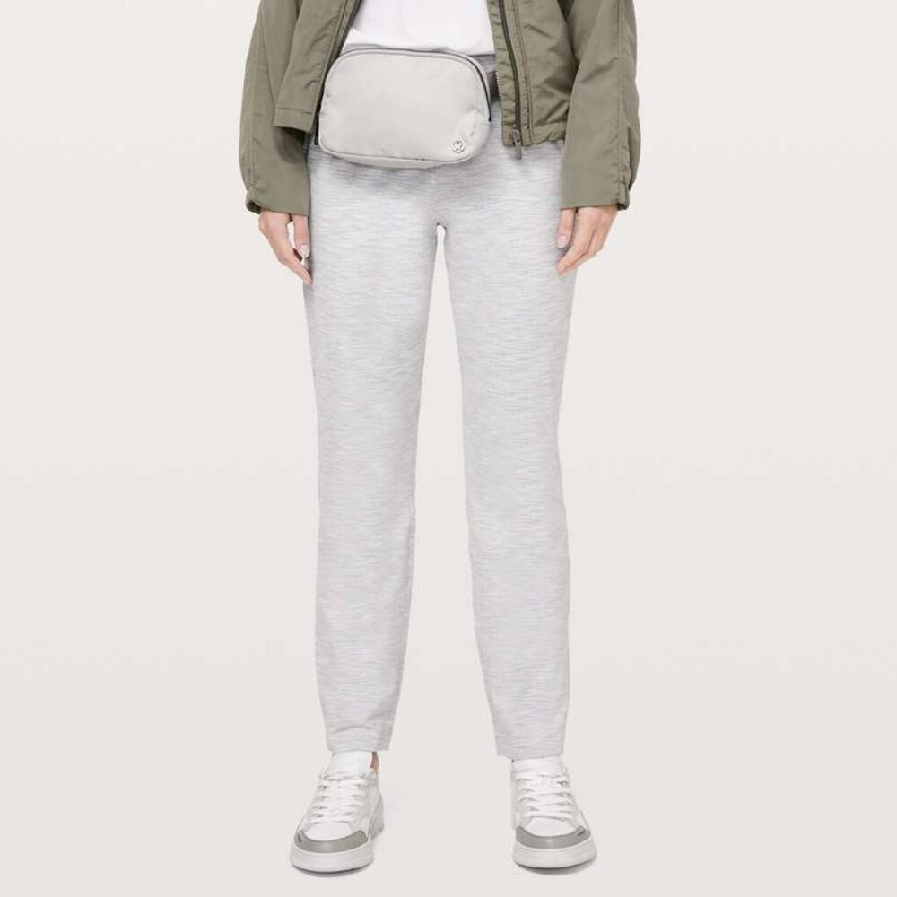 Lululemon On The Fly Pant 27” Size 8 Wee Are From Space *Missing Drawstring
